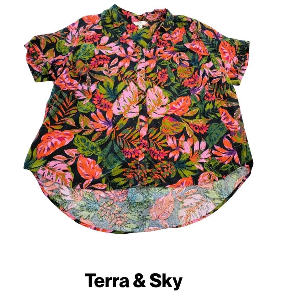 NWOT Terra & Sky Women's Plus Size Button Down Camp Shirt